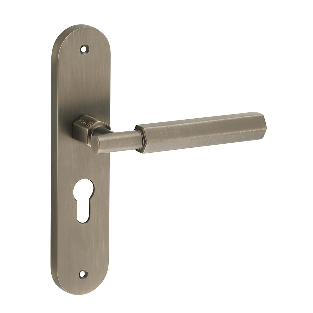 IPSA Bolt Moderna Handle Series on 10" Plate CY Lockset (Without Lock Body Cylinder) - Matte Antique Finish MAB